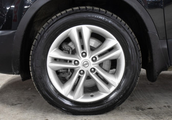 Подержанный автомобиль Nissan Qashqai+2 2011 года (24 фото)