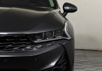 Подержанный автомобиль Kia K5 2021 года (20 фото)