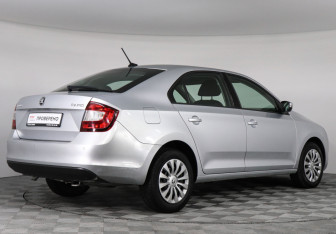 Подержанный автомобиль Skoda Rapid Liftback 2018 года (5 фото)