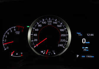 Подержанный автомобиль Toyota Corolla Sedan 2019 года (11 фото)