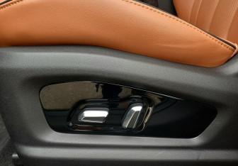 Подержанный автомобиль Omoda C5 2023 года (24 фото)