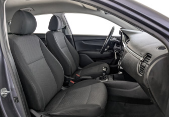 Подержанный автомобиль Kia Rio Hatchback 2021 года (23 фото)