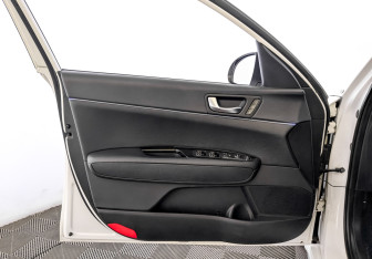 Подержанный автомобиль Kia Optima Sedan 2020 года (19 фото)