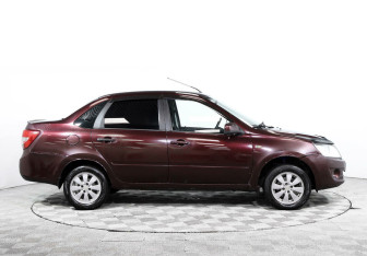 Подержанный автомобиль LADA (ВАЗ) Granta Sedan 2013 года (4 фото)