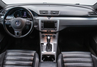 Подержанный автомобиль Volkswagen Passat CC 2014 года (13 фото)