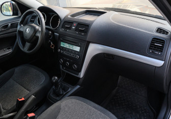 Подержанный автомобиль Skoda Yeti 2014 года (7 фото)