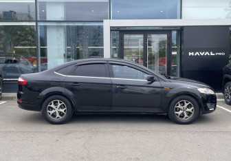 Подержанный автомобиль Ford Mondeo Sedan 2010 года (4 фото)