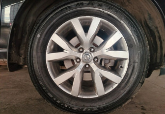 Подержанный автомобиль Nissan Murano Suv 2013 года (17 фото)