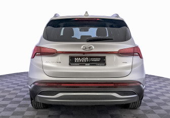 Подержанный автомобиль Hyundai Santa Fe 2021 года (6 фото)