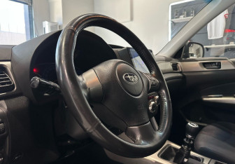 Подержанный автомобиль Subaru Forester Suv 2009 года (14 фото)