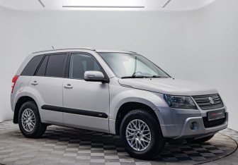 Подержанный автомобиль Suzuki Grand Vitara 2011 года (7 фото)