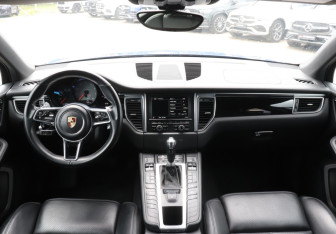 Подержанный автомобиль Porsche Macan 2015 года (12 фото)
