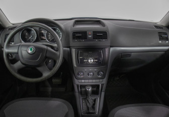 Подержанный автомобиль Skoda Yeti 2013 года (13 фото)