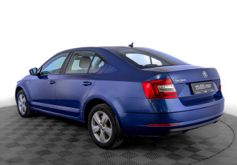 Подержанный автомобиль Skoda Octavia Liftback 2019 года (7 фото)