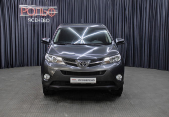Подержанный автомобиль Toyota RAV4 2013 года (2 фото)