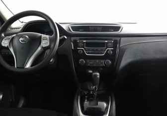 Подержанный автомобиль Nissan Qashqai 2014 года (7 фото)