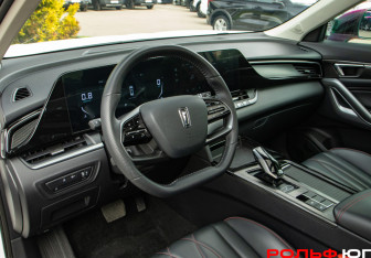 Подержанный автомобиль FAW Bestune T55 2023 года (17 фото)