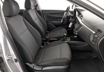 Подержанный автомобиль Kia Rio Hatchback 2021 года (23 фото)