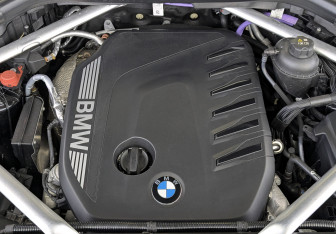 Подержанный автомобиль BMW X5 2023 года (9 фото)