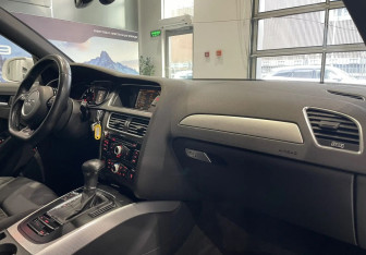 Подержанный автомобиль Audi A4 Sedan 2013 года (9 фото)