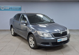 Подержанный автомобиль Skoda Octavia Liftback 2011 года (3 фото)