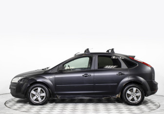 Подержанный автомобиль Ford Focus Hatchback 2007 года (8 фото)