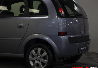 Подержанный автомобиль Opel Meriva 2008 года (17 фото)