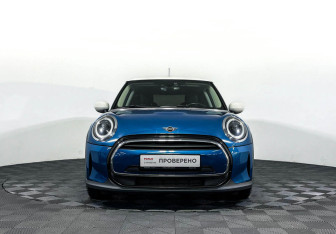Подержанный автомобиль MINI Hatch 2021 года (2 фото)