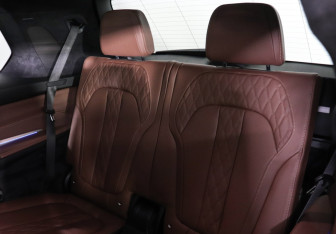 Подержанный автомобиль BMW X7 2019 года (16 фото)