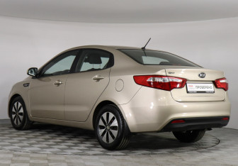 Подержанный автомобиль Kia Rio Sedan 2013 года (7 фото)