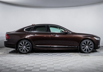 Подержанный автомобиль Volvo S90 2021 года (4 фото)
