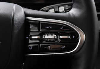 Подержанный автомобиль Omoda C5 2024 года (14 фото)