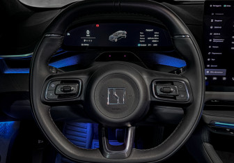 Подержанный автомобиль Zeekr 001 2024 года (21 фото)