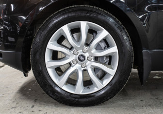 Подержанный автомобиль Land Rover Range Rover Sport 2013 года (27 фото)