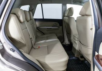 Подержанный автомобиль Suzuki Grand Vitara 2012 года (12 фото)