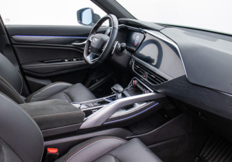 Подержанный автомобиль Geely Tugella 2022 года (9 фото)