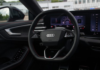 Подержанный автомобиль Audi A5 Liftback 2025 года (13 фото)