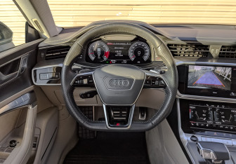 Подержанный автомобиль Audi A7 2020 года (22 фото)