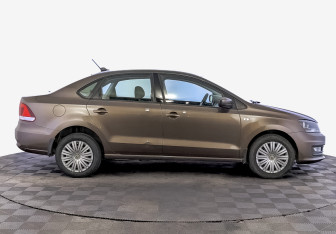 Подержанный автомобиль Volkswagen Polo Sedan 2017 года (4 фото)