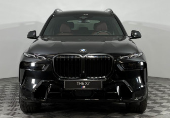 Новый BMW X7 2022 (3 фото)