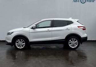 Подержанный автомобиль Nissan Qashqai 2017 года (8 фото)