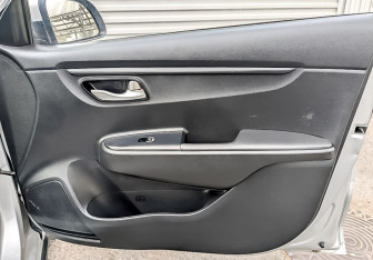 Подержанный автомобиль Kia Rio Hatchback 2021 года (24 фото)