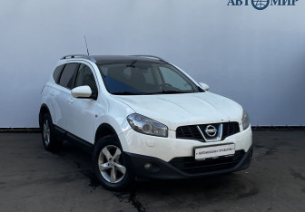 Подержанный автомобиль Nissan Qashqai+2 2011 года (3 фото)