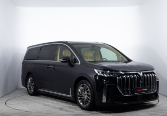 Подержанный автомобиль Voyah Dream 2023 года (3 фото)