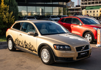 Подержанный автомобиль Volvo C30 2007 года (2 фото)