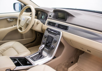 Подержанный автомобиль Volvo XC70 2013 года (10 фото)