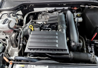 Подержанный автомобиль SEAT Leon Hatchback 2013 года (9 фото)