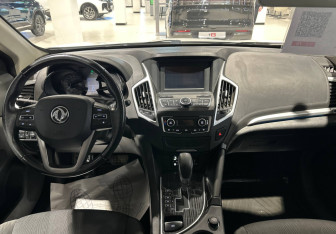 Подержанный автомобиль DongFeng AX7 2018 года (5 фото)