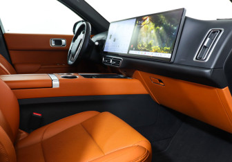 Подержанный автомобиль LiXiang L7 2024 года (9 фото)