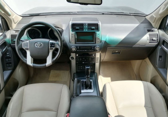Подержанный автомобиль Toyota Land Cruiser Prado 2010 года (11 фото)